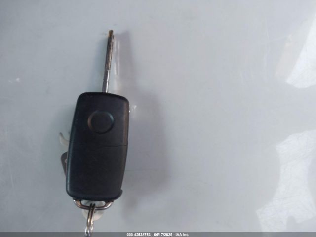 3VWF17AT6FM639589 Volkswagen 2015