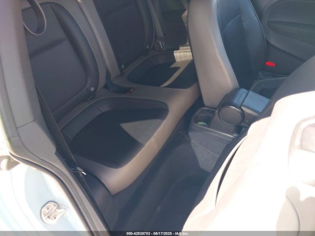 3VWF17AT6FM639589 Volkswagen 2015