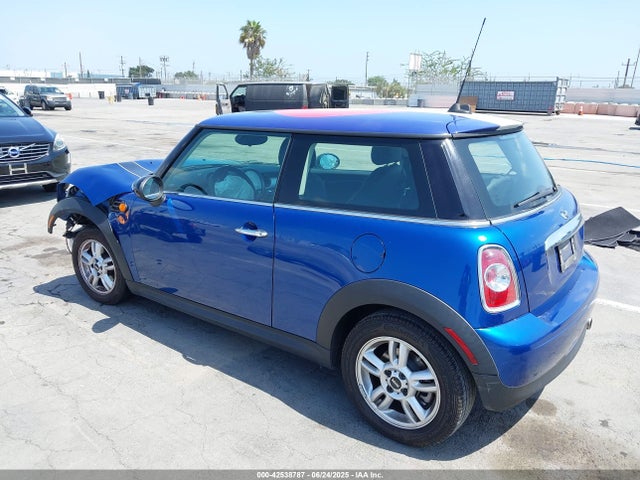 2012 MINI COOPER HARDTOP WMWSU3C55CT263283 Photo 2