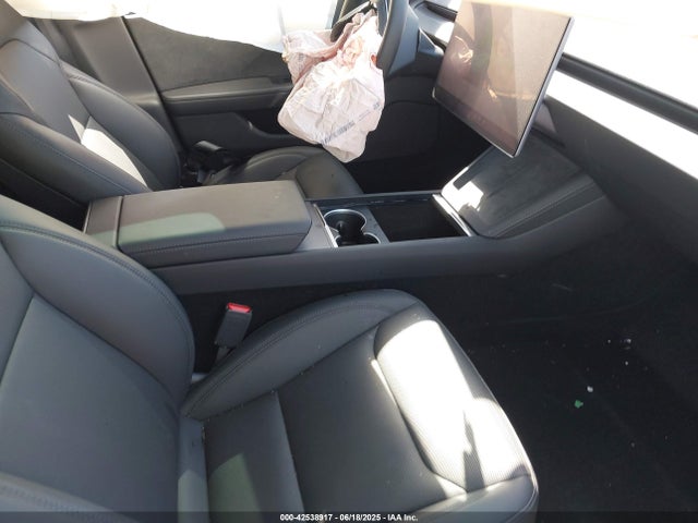 2025 TESLA MODEL 3 5YJ3E1EB0SF892253 Photo 4