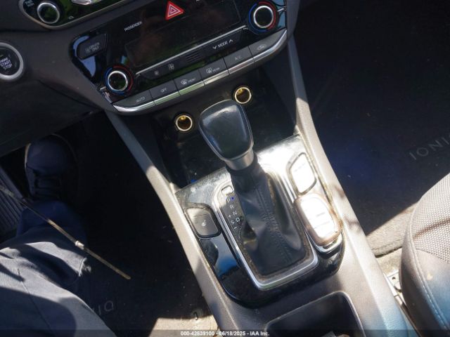 2019 HYUNDAI IONIQ HYBRID KMHC75LC7KU144518 Photo 10