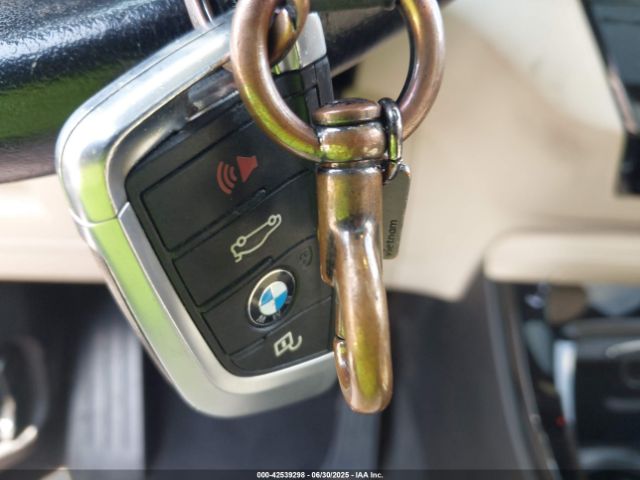2016 BMW X1 WBXHT3C39G5F65920 Photo 10