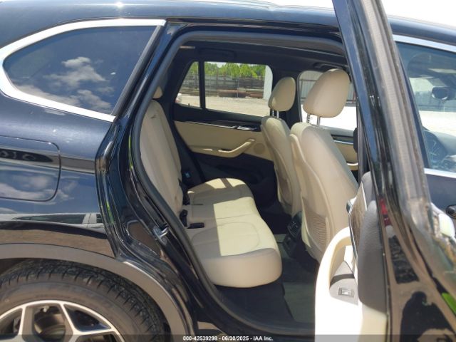 2016 BMW X1 WBXHT3C39G5F65920 Photo 7