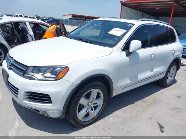 Volkswagen 2014 2014 WVGEP9BP0ED001256 Image 2