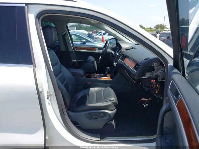 Volkswagen 2014 2014 WVGEP9BP0ED001256 Image 5