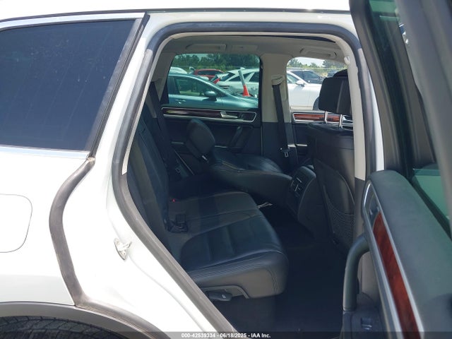 Volkswagen 2014 2014 WVGEP9BP0ED001256 Image 8