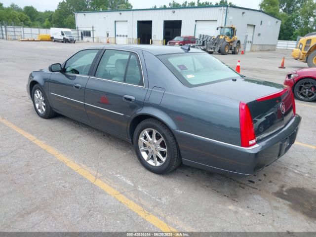 2011 CADILLAC DTS 1G6KD5E62BU123479 Photo 2