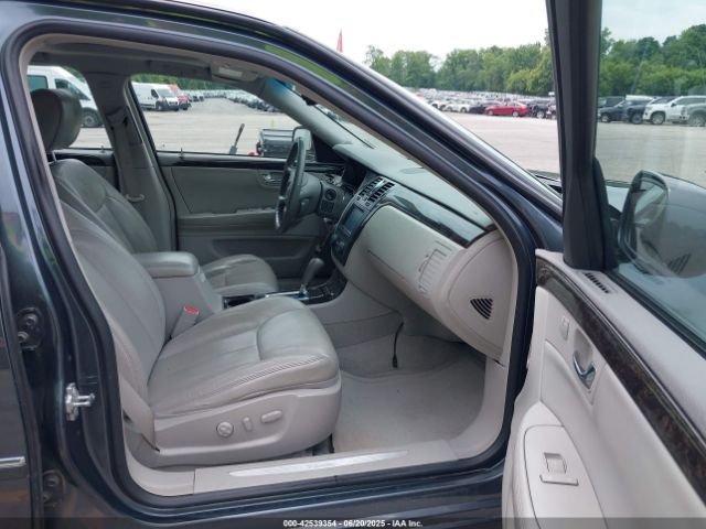 2011 CADILLAC DTS 1G6KD5E62BU123479 Photo 4