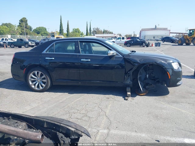 Chrysler 2019 2019 2C3CCAEG4KH690581 Image 14