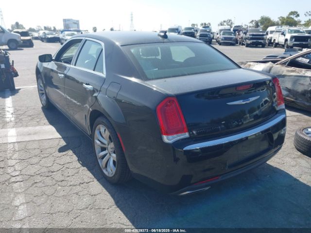 2019 CHRYSLER 300 2C3CCAEG4KH690581 Photo 2
