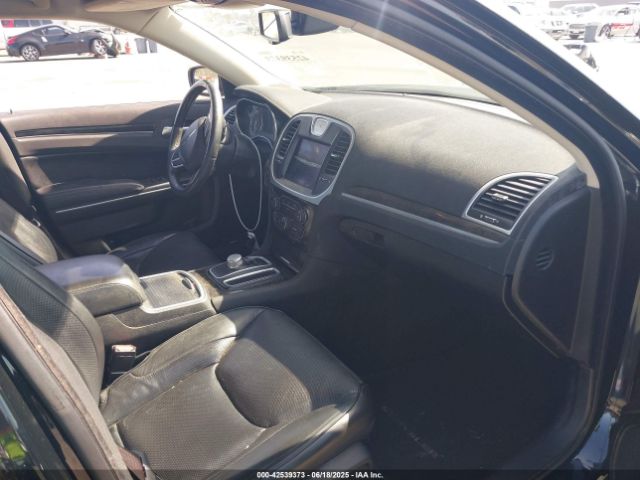 2019 CHRYSLER 300 2C3CCAEG4KH690581 Photo 4