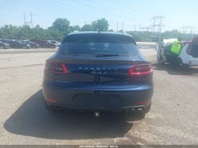 Porsche Macan 2018 WP1AB2A50JLB31206 Image 17
