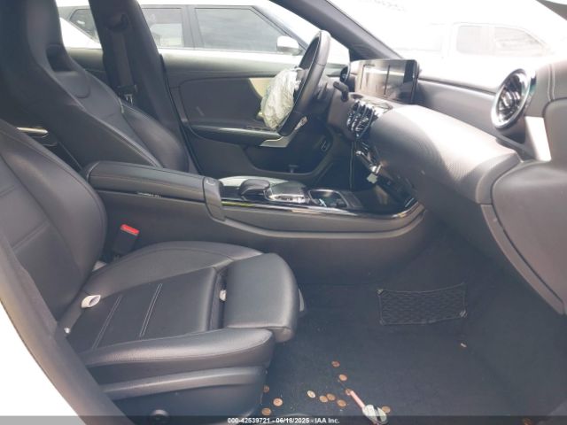 2020 MERCEDES-BENZ CLA 250 W1K5J4GB0LN121254 Photo 4