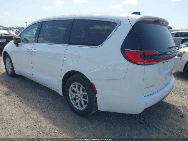 2024 CHRYSLER PACIFICA 2C4RC1BGXRR145550 Photo 2