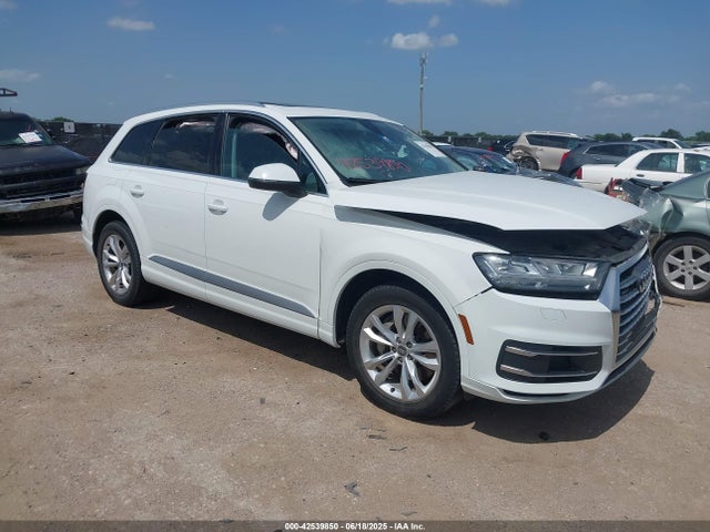 2019 AUDI Q7 WA1LAAF75KD044439 Photo 0