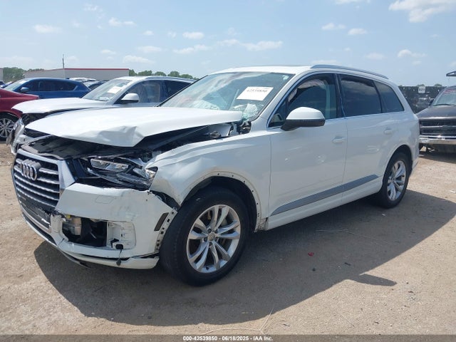 2019 AUDI Q7 WA1LAAF75KD044439 Photo 1
