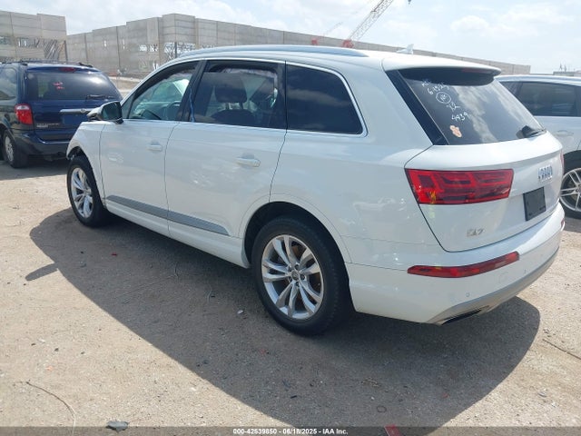 2019 AUDI Q7 WA1LAAF75KD044439 Photo 2