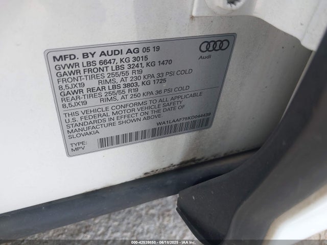 2019 AUDI Q7 WA1LAAF75KD044439 Photo 8