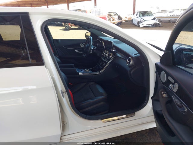 55SWF6EB6HU187598 Mercedes-Benz C-Class