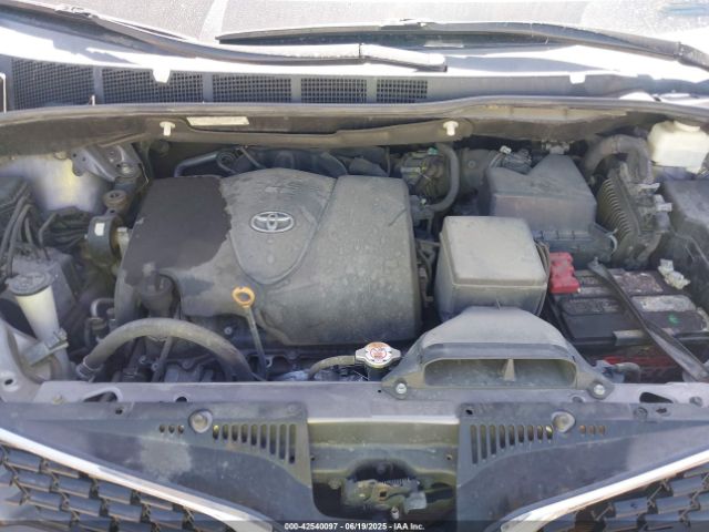 2019 TOYOTA SIENNA 5TDEZ3DC7KS223251 Photo 9