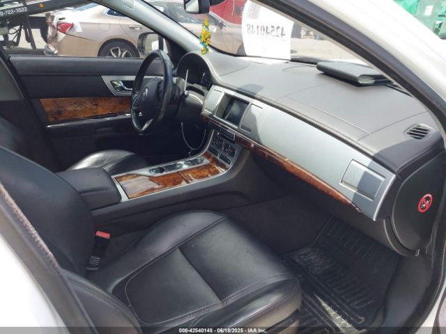 2013 JAGUAR XF SAJWJ0EF4D8S83208 Photo 4