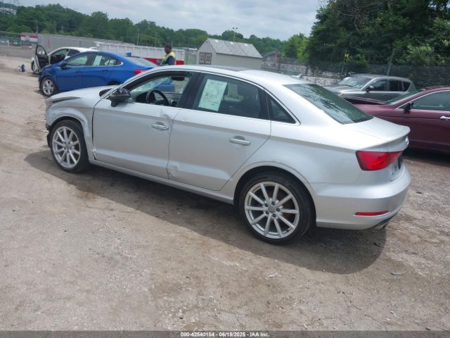 2015 AUDI A3 WAUACGFF7F1009083 Photo 2