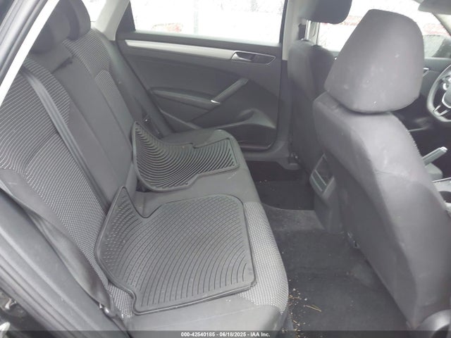 Продажа на аукционе авто 2016 Volkswagen Passat 1.8t S, vin: 1VWAT7A37GC018952, номер лота: 42540185
