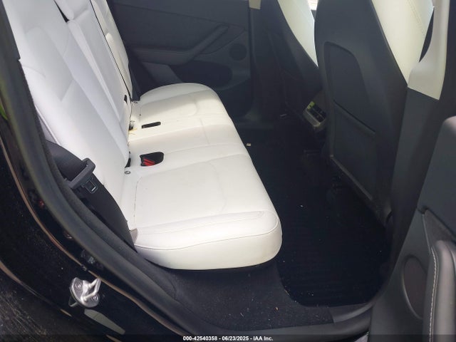 2023 TESLA MODEL Y 7SAYGDEEXPF630116 Photo 7