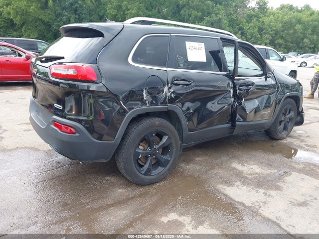 1C4PJLCB2FW781037 Jeep 2015