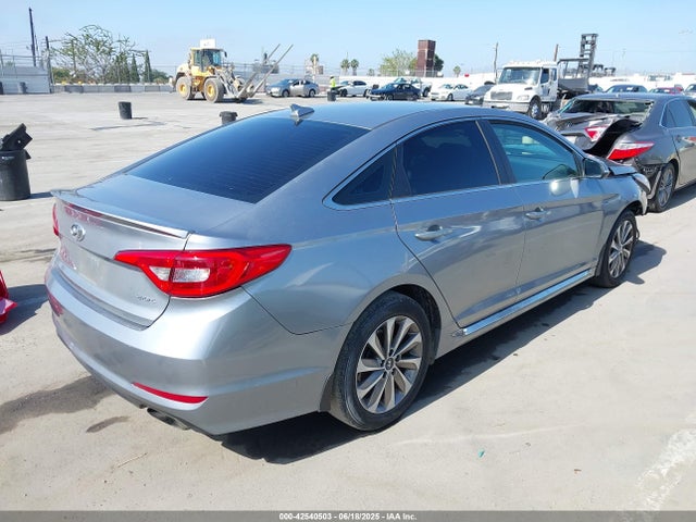 Hyundai 2017 2017 5NPE34AF3HH513054 Image 4