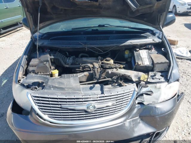 2004 CHRYSLER TOWN & COUNTRY 2C4GP54L24R556883 Photo 9