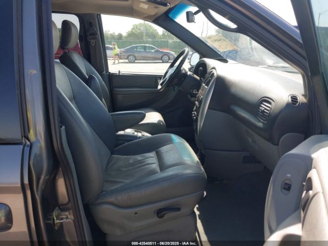 2004 CHRYSLER TOWN & COUNTRY 2C4GP54L24R556883 Photo 4
