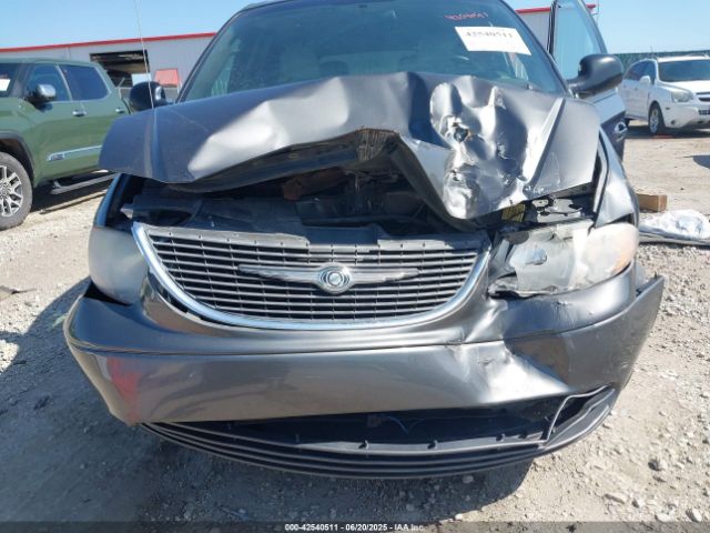 2004 CHRYSLER TOWN & COUNTRY 2C4GP54L24R556883 Photo 5
