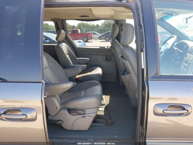 2004 CHRYSLER TOWN & COUNTRY 2C4GP54L24R556883 Photo 7