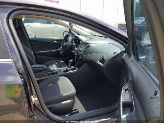 2017 CHEVROLET CRUZE 1G1BE5SM3H7186586 Photo 4