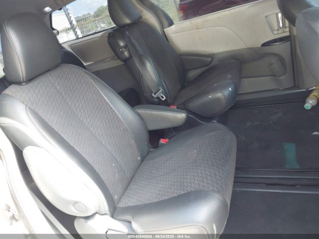 2011 TOYOTA SIENNA 5TDXK3DC4BS092602 Photo 7