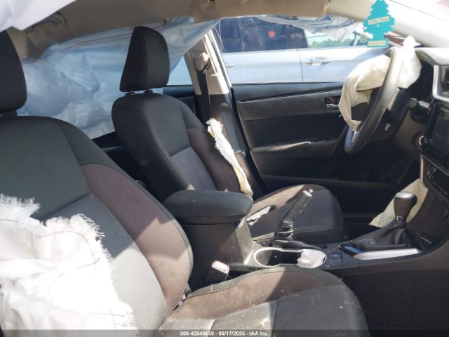 2018 TOYOTA COROLLA 5YFBURHE2JP830200 Photo 4