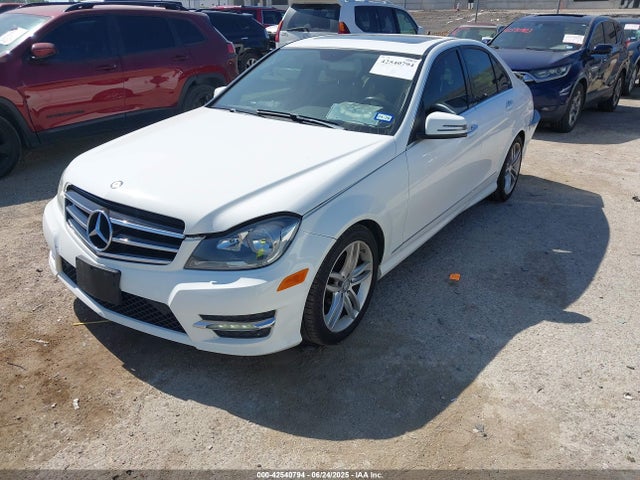 WDDGF4HBXEG220311 Mercedes-Benz C-Class