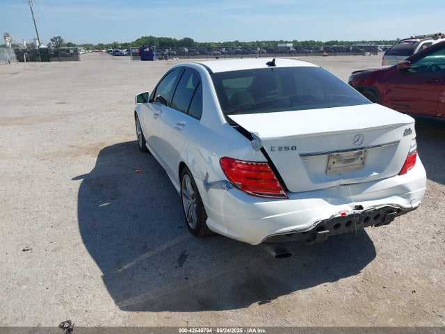 WDDGF4HBXEG220311 Mercedes-Benz C-Class