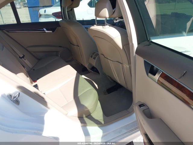 WDDGF4HBXEG220311 Mercedes-Benz C-Class