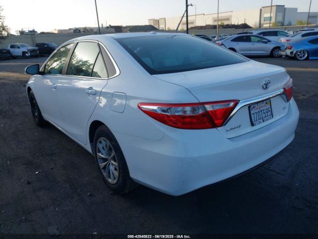 2017 TOYOTA CAMRY 4T1BF1FK0HU389342 Photo 2