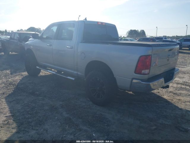 2018 RAM 1500 1C6RR7LG3JS137901 Photo 2