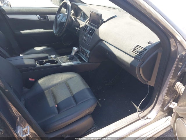 42541173 :رقم المزاد ، WDDGF81X48F079128 vin ، 2008 Mercedes-benz C 300 Luxury 4matic/sport 4matic مزاد بيع
