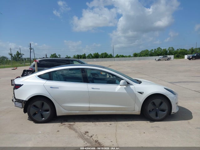 5YJ3E1EA6KF486503 Tesla 2019