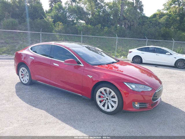 2015 TESLA MODEL S 5YJSA1H28FFP67882 Photo 0