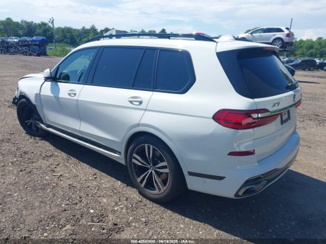 2021 BMW X7 5UXCW2C03M9D86936 Photo 2
