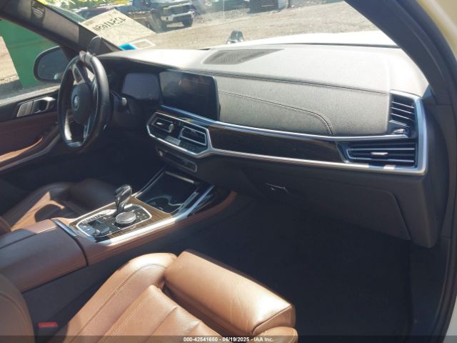 2021 BMW X7 5UXCW2C03M9D86936 Photo 4
