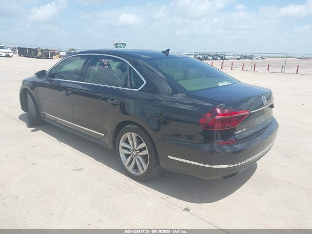 1VWCM7A3XHC068428 Volkswagen Passat