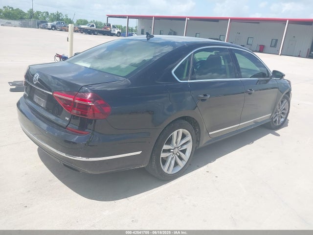 1VWCM7A3XHC068428 Volkswagen Passat