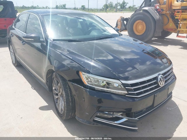 1VWCM7A3XHC068428 Volkswagen Passat